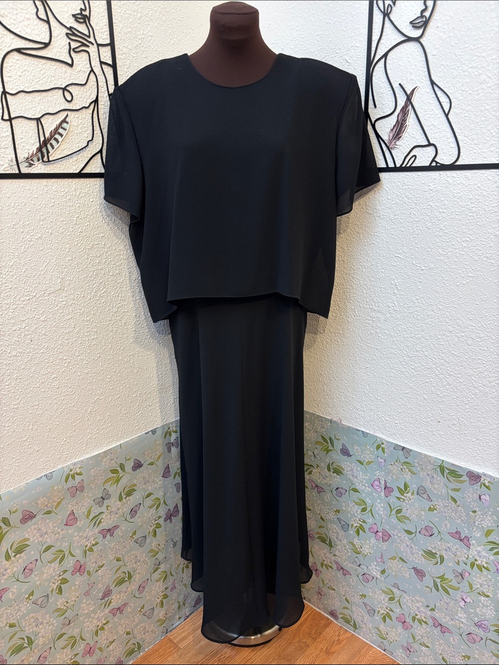 Vintage 1970’s Caron Petite Chicago black layered maxi dress. Size 16.